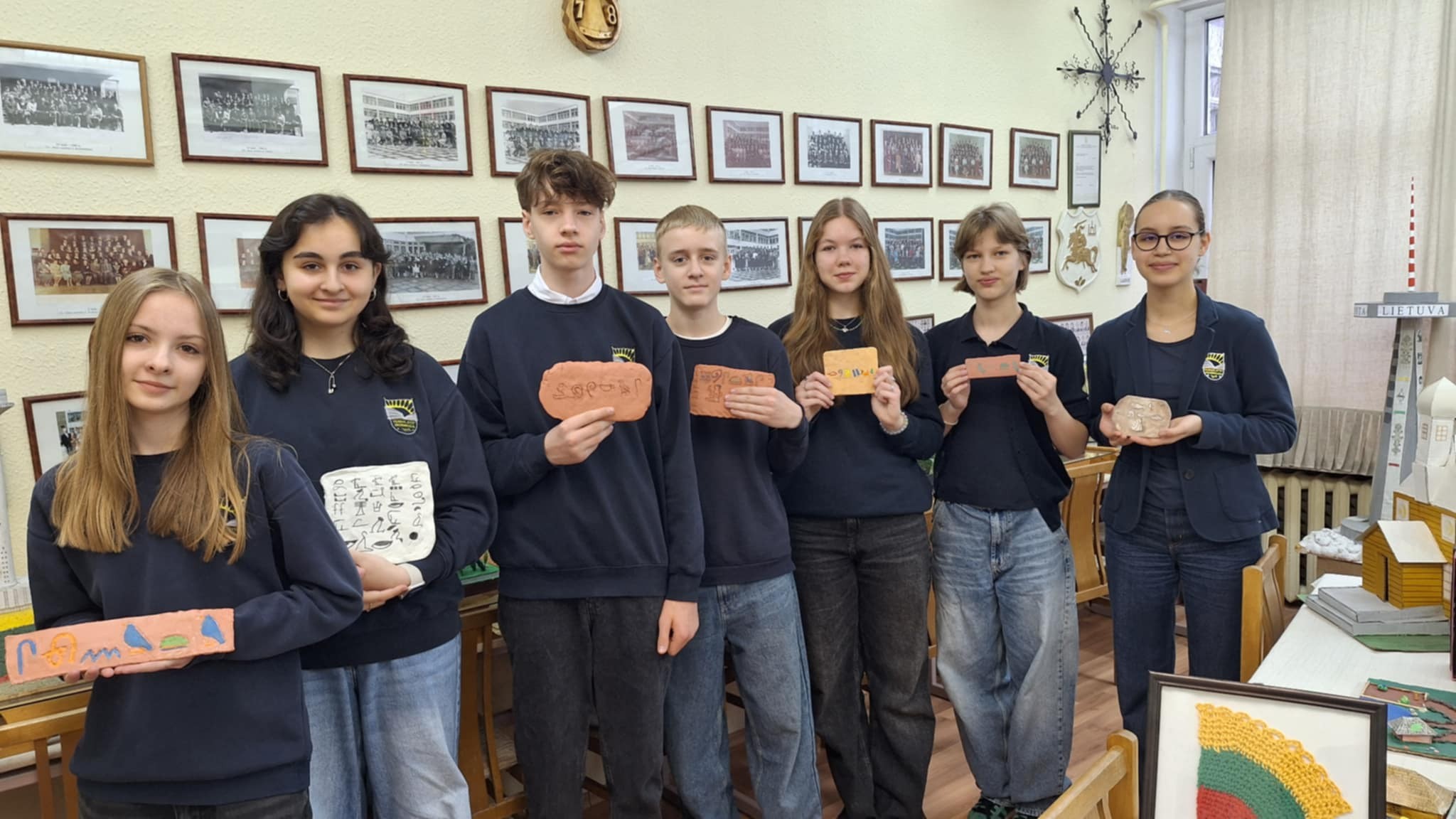 Šventieji raižiniai – hieroglifai